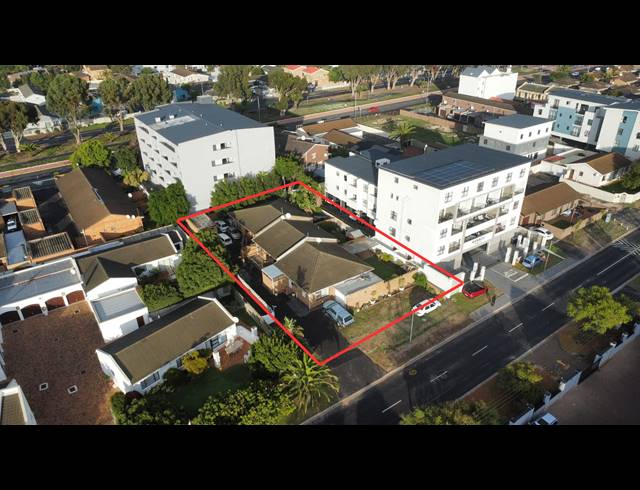 300M² BUILDING FOR SALE IN TABLE VIEW